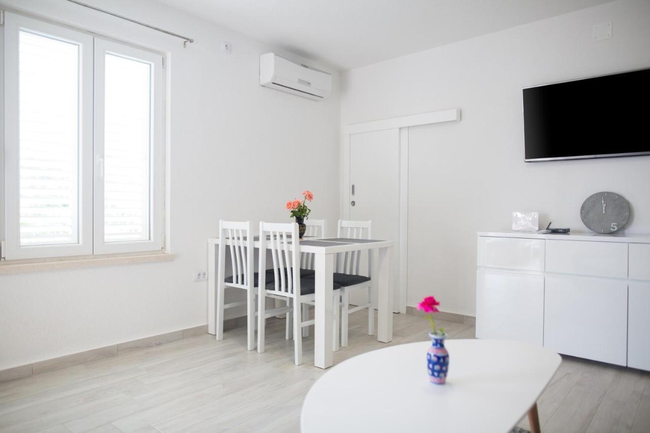 Serious Job Apartment ดูบรอฟนิก ภายนอก รูปภาพ