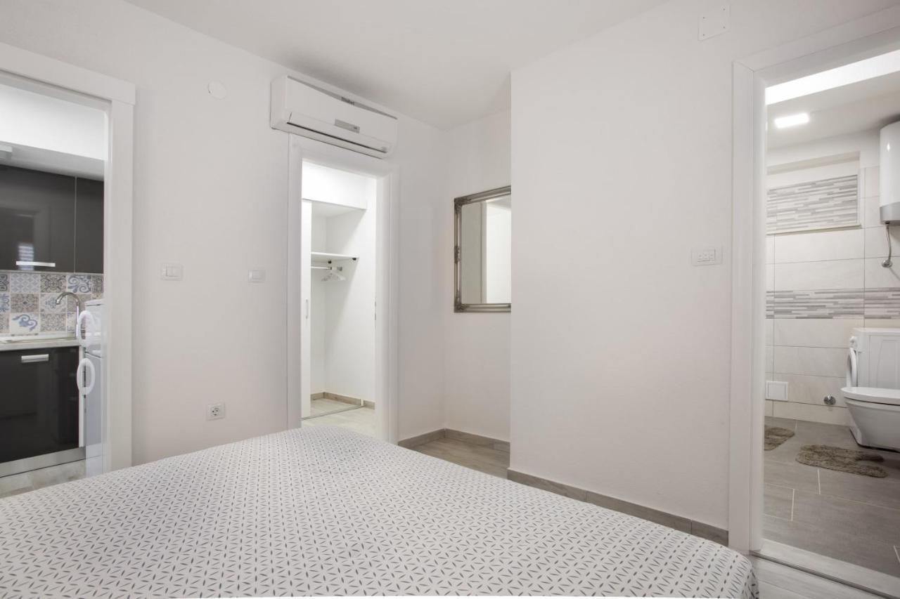 Serious Job Apartment ดูบรอฟนิก ภายนอก รูปภาพ