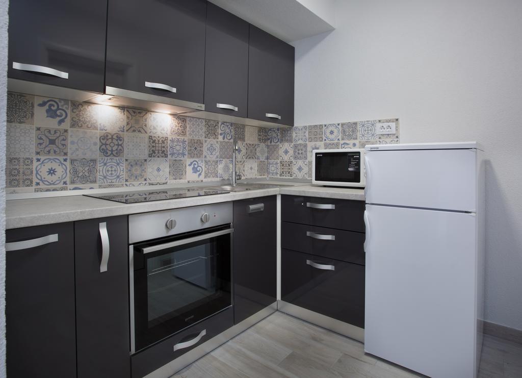 Serious Job Apartment ดูบรอฟนิก ภายนอก รูปภาพ