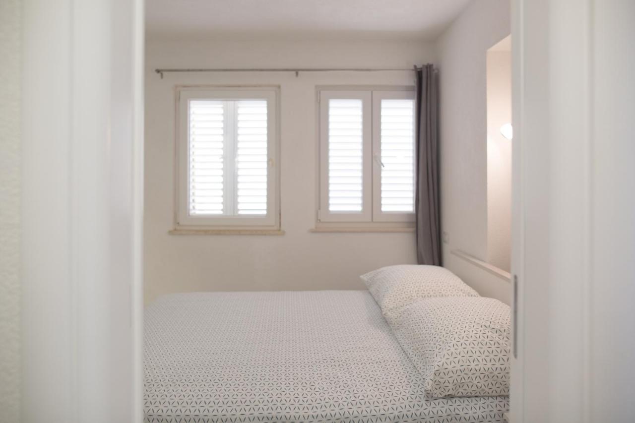 Serious Job Apartment ดูบรอฟนิก ภายนอก รูปภาพ
