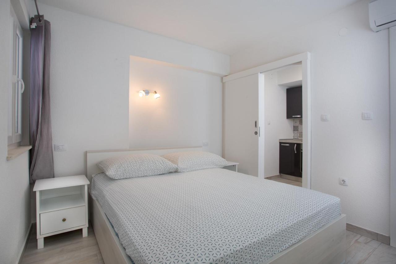 Serious Job Apartment ดูบรอฟนิก ภายนอก รูปภาพ